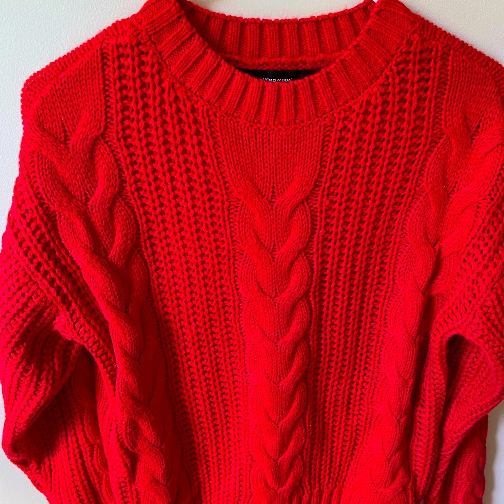 Red sweater Xs.. Vero Moda